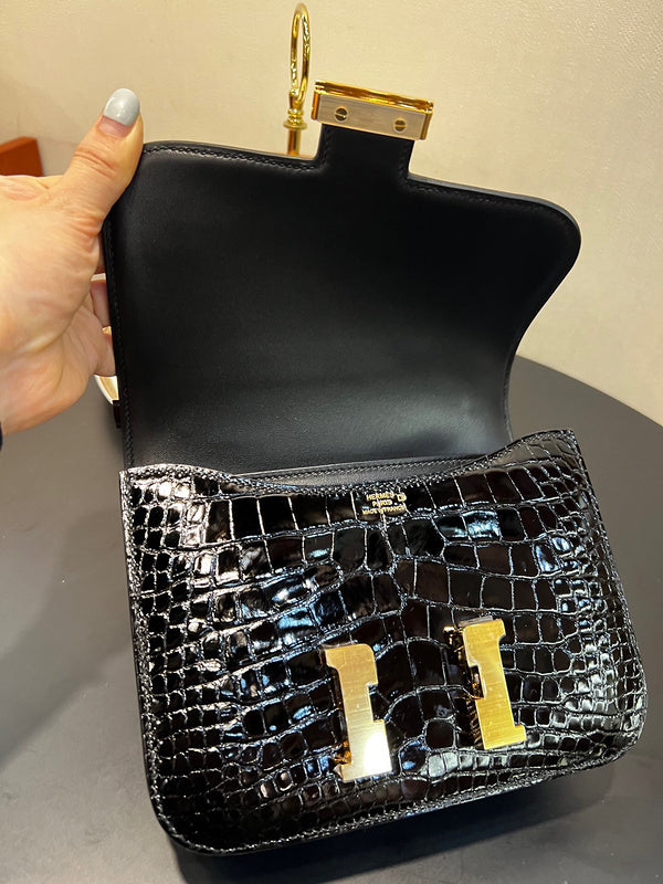 Sleek bag women's premium everyday handbag