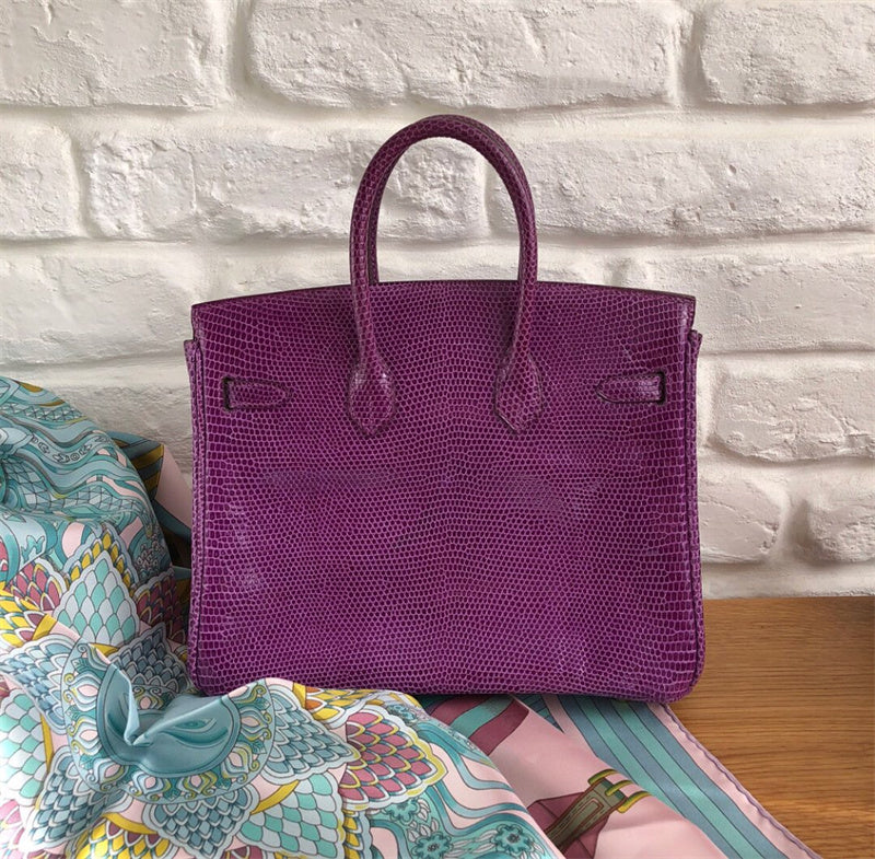  smart carryall bag styled with outfit