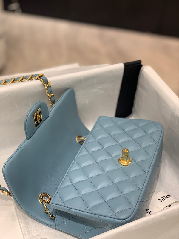  mid purse view 10