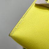 Streamlined handbag styled for everyday wear