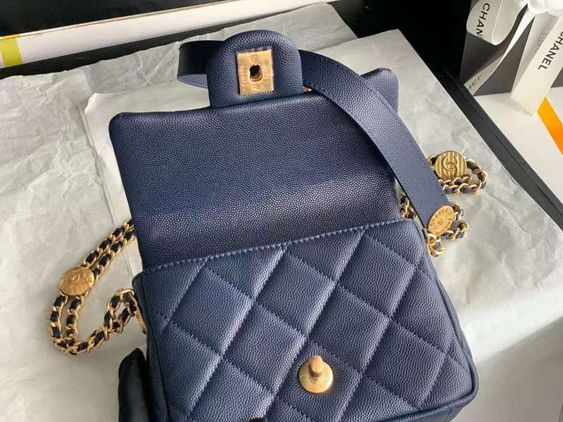 Zivas Charm Signature Style Everyday Handbag (Considered Detail & Form) – Detail View