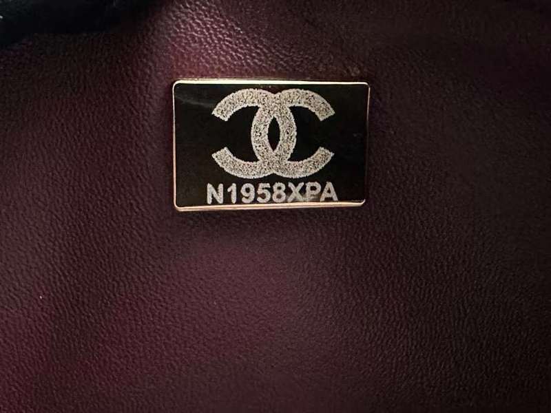 Zivas Charm Understated Luxury Everyday Handbag (Elevated Daily Companion) – Full Silhouette