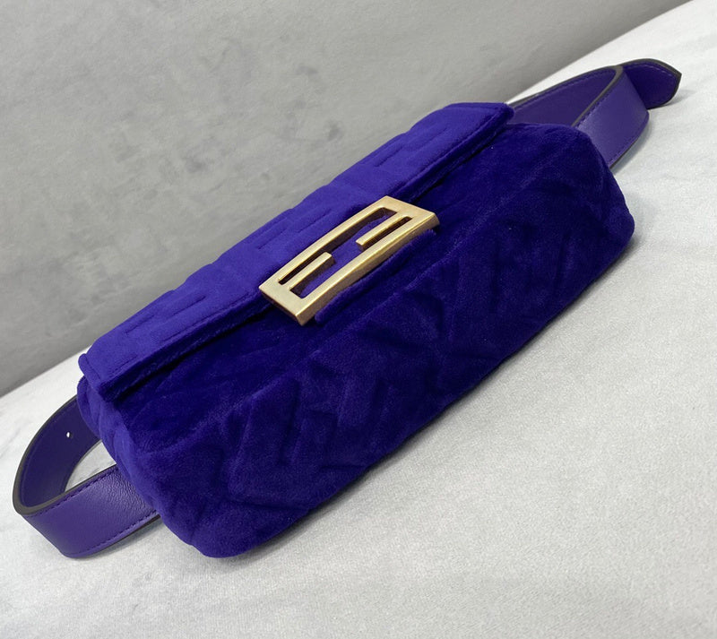 Ziva's Charm handbag – front view (19cm*5cm*10cm)