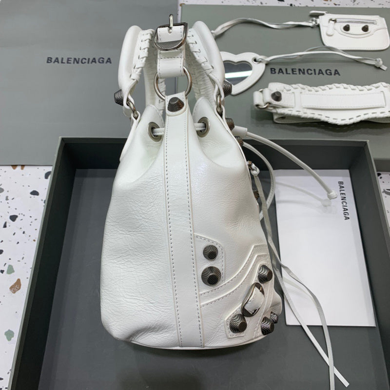Chic Faux Leather Handbag - Modern Structured Build | Women's Everyday Carry Handbag #312 - hardware and detail close-up (image 5) of designer-inspired handbag