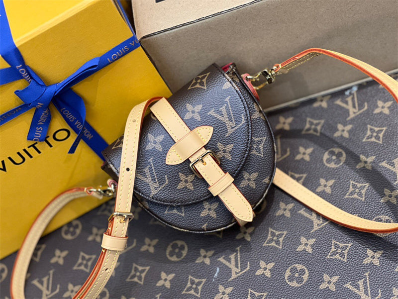  satchel interior and compartment view