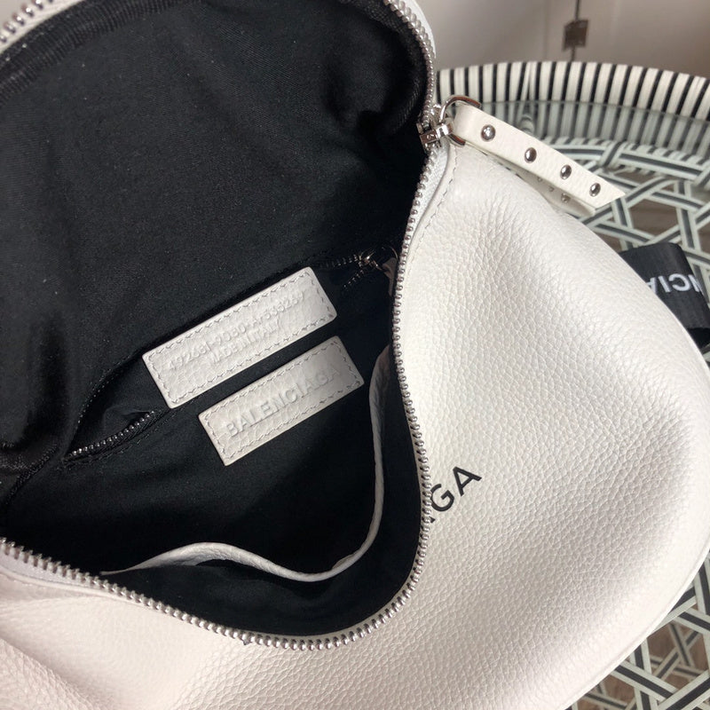 Close-up detail of statement chic women's handbag – women's luxury handbag