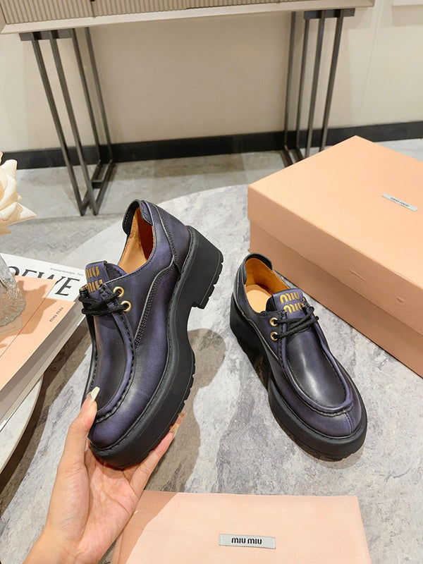 Side profile view of Miu Miu luxury piece style No.118