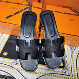 Hermes sandals Style 032 - sole and craftsmanship detail