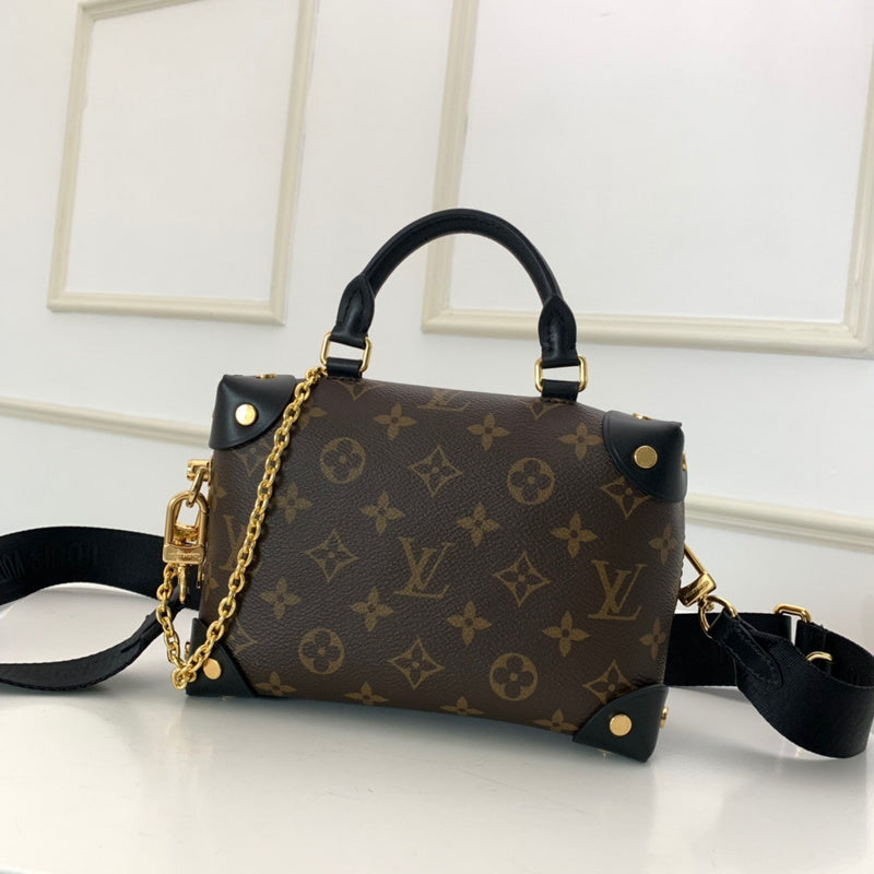 Close-up detail of signature everyday-luxe women's handbag – women's luxury accessory