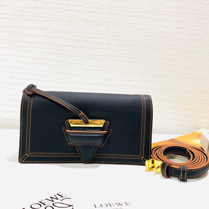Ziva's Charm handbag – lifestyle view (20cm*10cm*4cm)