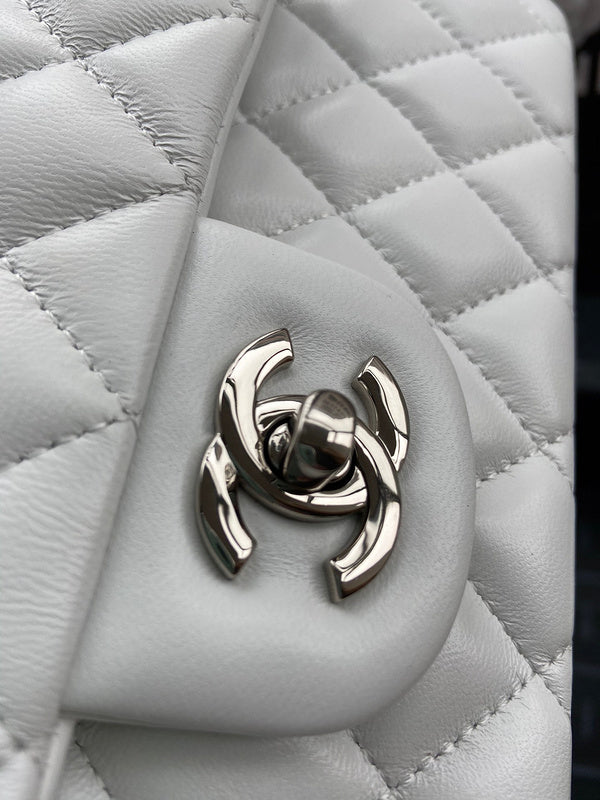 Zivas Charm Refined Structure Designer Handbag (Contemporary Shape Language) – Close-Up Detail