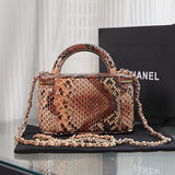 Ziva's Charm handbag – close-up view (one versatile size)