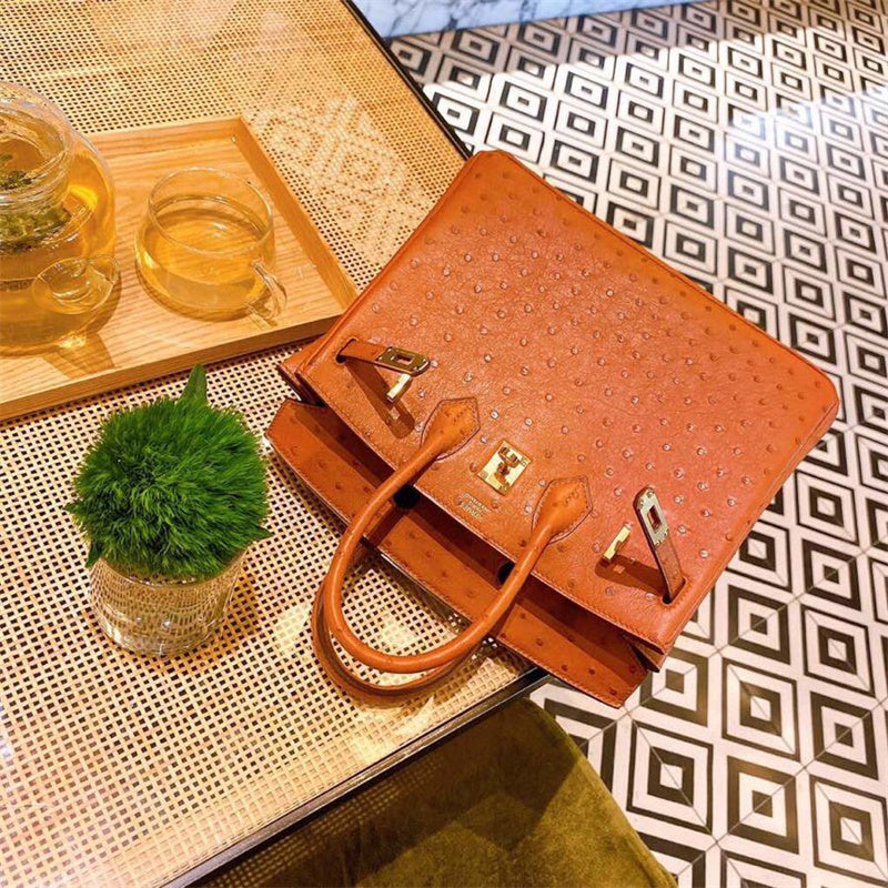  handbag close-up of hardware and finish 17