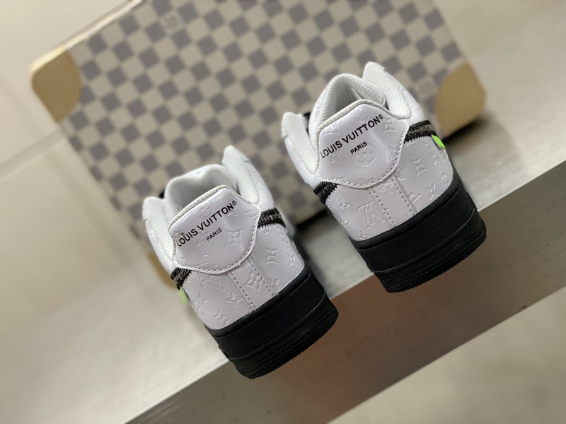 Nike all-black luxury sneakers view 8 retro runner design