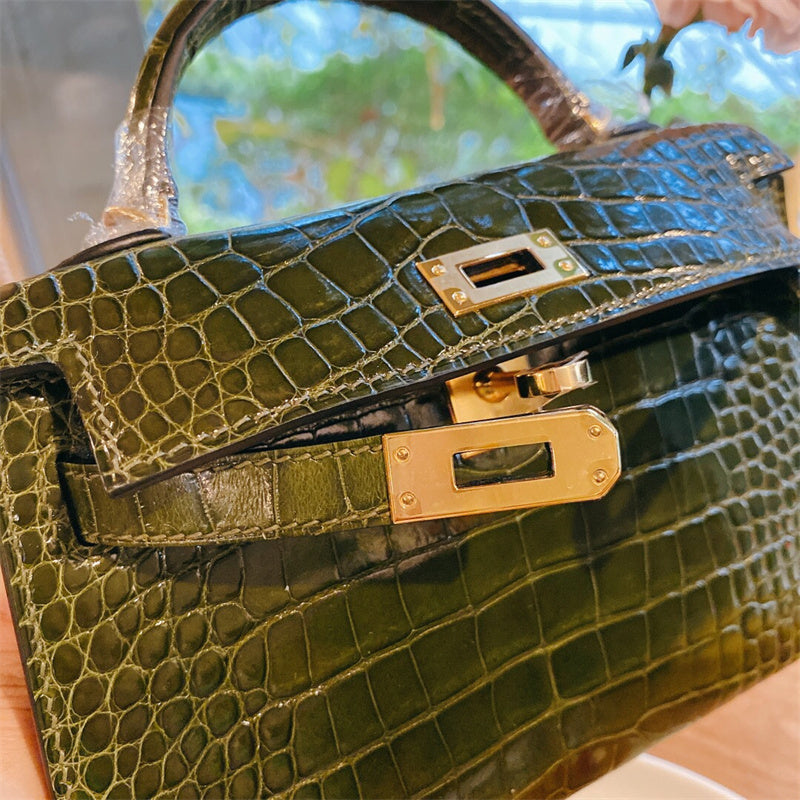  Essential tote bag carried on shoulder 34