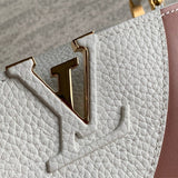  shoulder bag interior and compartment view 21