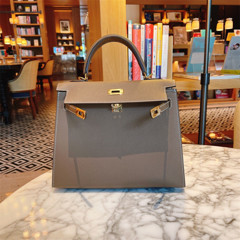  shopper bag interior and compartment view 15