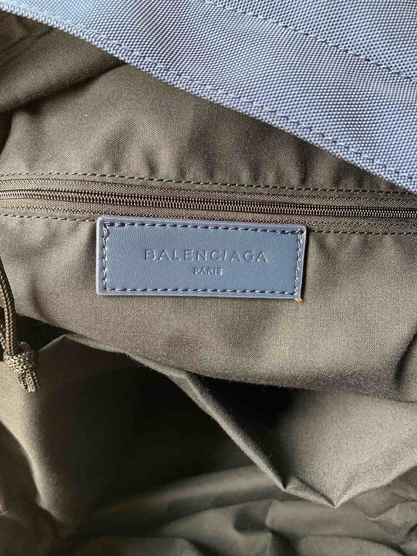 Chic Premium PU Leather Handbag - Chic Everyday Appeal | Women's Designer-Inspired Purse #141 - close-up detail shot (image 3) of designer-inspired handbag