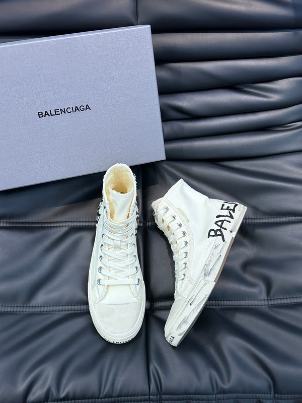 Balenciaga shoes Style 074 - close-up of classic monogram styling