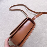 Ziva's Charm handbag – close-up view (19cm*13cm*6cm)