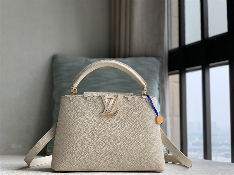  versatile structured bag detail view showing craftsmanship 14