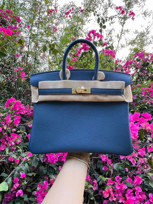 Interior view of sculpted premium bag