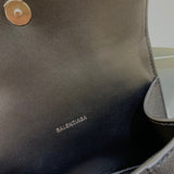 Effortless Faux Leather Handbag - Chic Everyday Appeal | Women's Statement Accessory #558 - texture close-up (image 9) of designer-inspired handbag