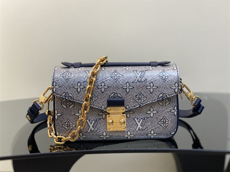  Everyday crossbody bag front view