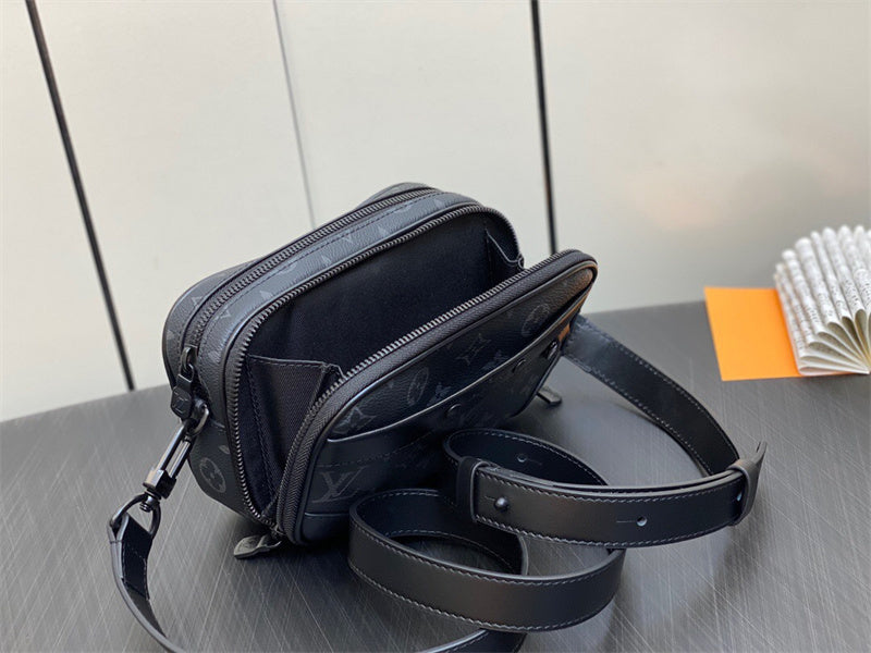  structured bag interior and compartment view