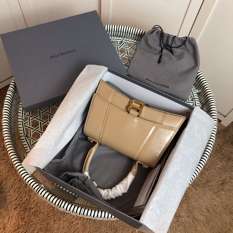 Close-up detail of modern sleek women's handbag – women's luxury accessory