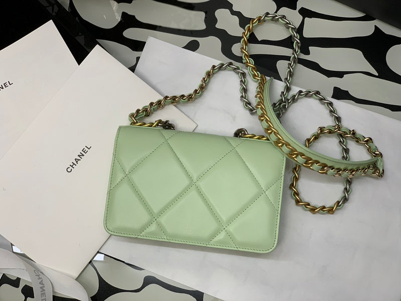  mid purse view 2
