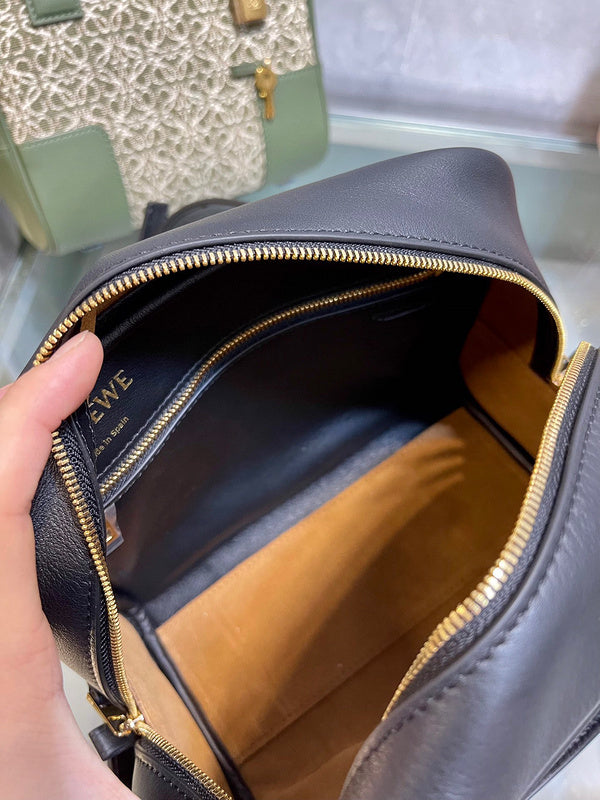 Ziva's Charm handbag – lifestyle view (20cm*11cm*18cm)