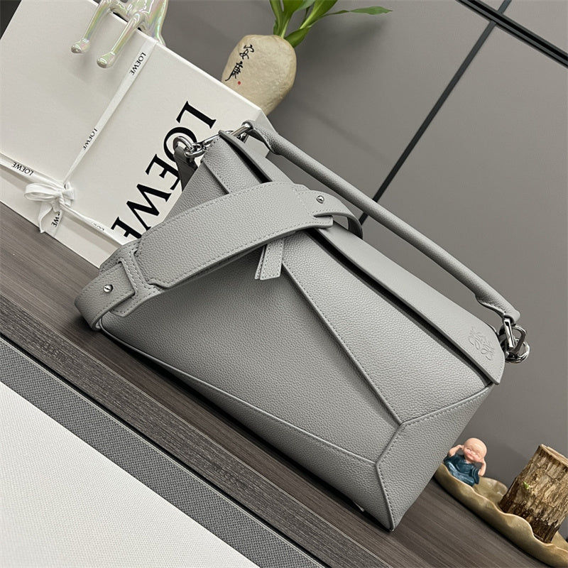  minimalist shoulder bag styled with outfit 24