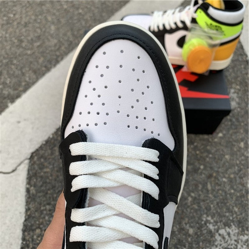 Nike Men's & Women's Luxury Fashion Trainers — Style 162 interior view