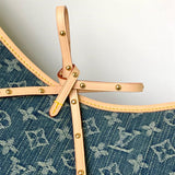  handbag interior and compartment view 9