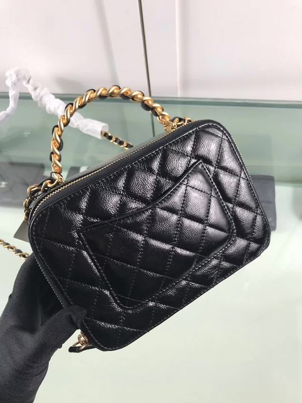 Zivas Charm Refined Everyday Style Fashion Handbag (Elevated Daily Companion) – Detail View