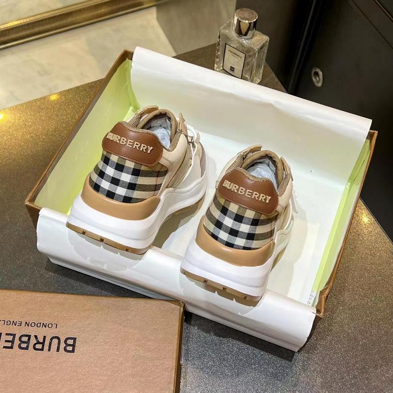 Burberry shoes Style 058 - packaging and accessories