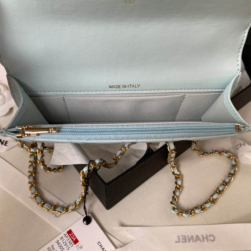  handbag, compact everyday style, image 3