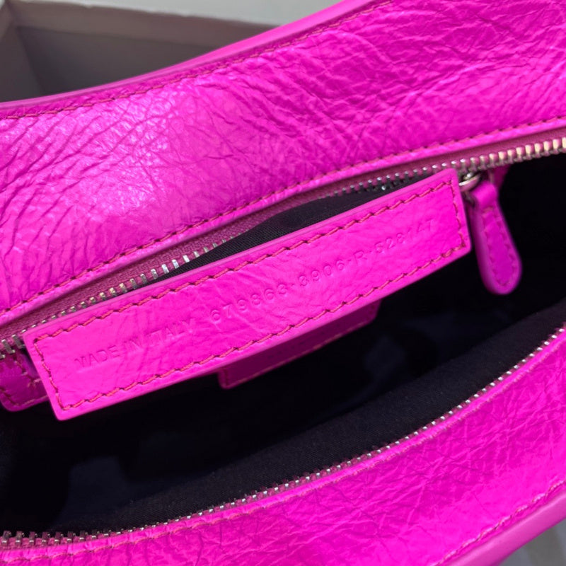 Contemporary Faux Leather Handbag - Chic Everyday Appeal | Women's Designer-Inspired Purse #340 - texture close-up (image 9) of designer-inspired handbag