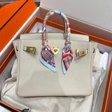  Contemporary tote bag carried on shoulder 16