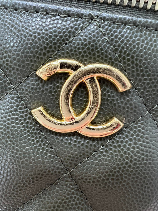 Zivas Charm Effortless Sophistication Designer Handbag (Everyday Luxury Essential) – Close-Up Detail