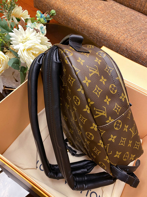 Styled lifestyle shot of structured everyday-luxe women's handbag – women's statement bag