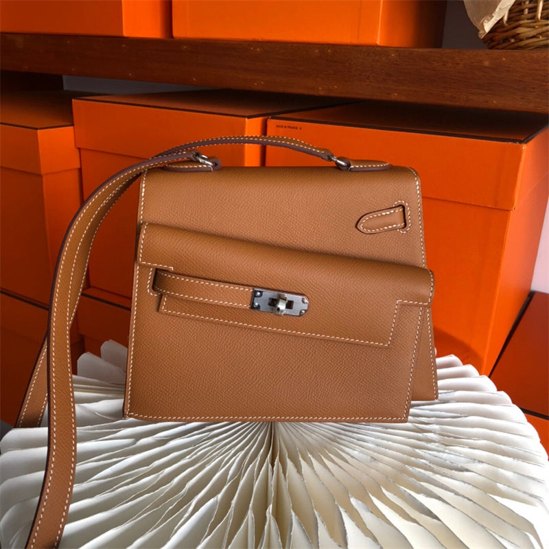  handbag interior and compartment view 15