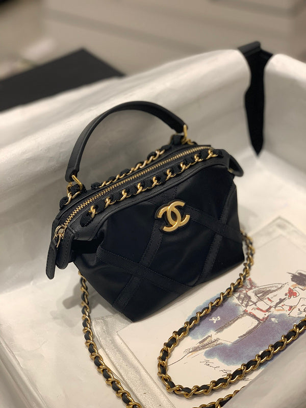  versatile purse view 1
