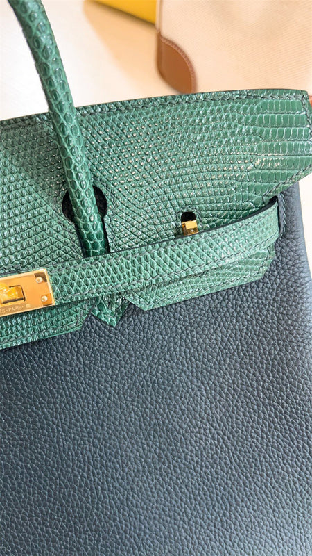  Chic carryall bag carried on shoulder 10