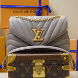 Side profile of chic sleek women's handbag – women's everyday handbag