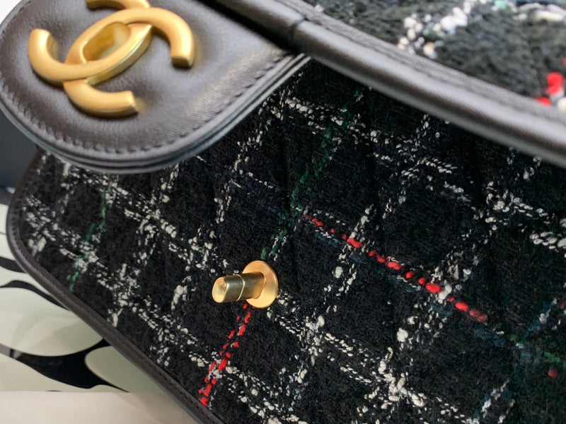  spacious purse view 9