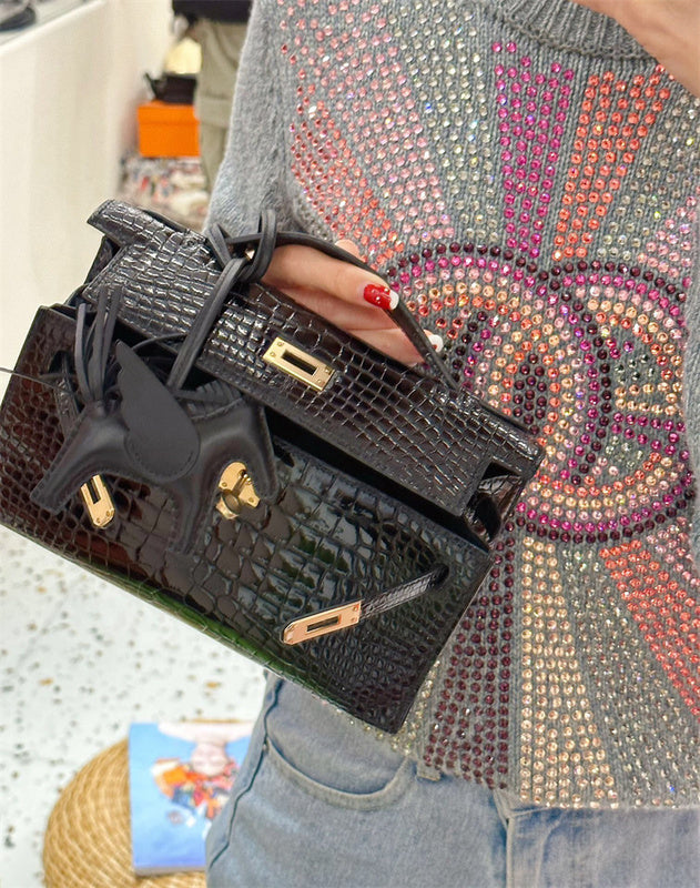  tote bag interior and compartment view