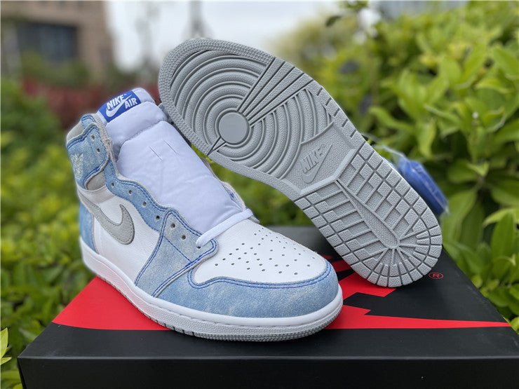 Nike crisp white luxury sneakers view 9 retro runner design