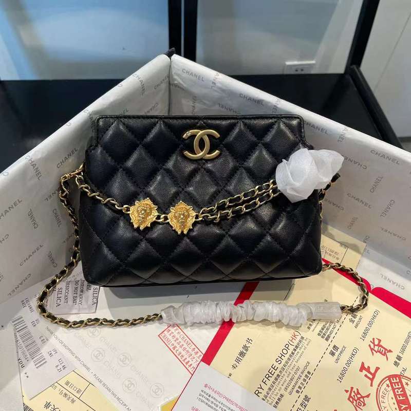 Zivas Charm Modern Minimalist Look Luxury Handbag (Considered Detail & Form) – Lifestyle Shot
